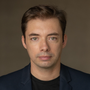 Simon R.