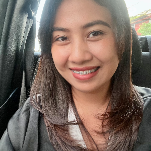Kim M.